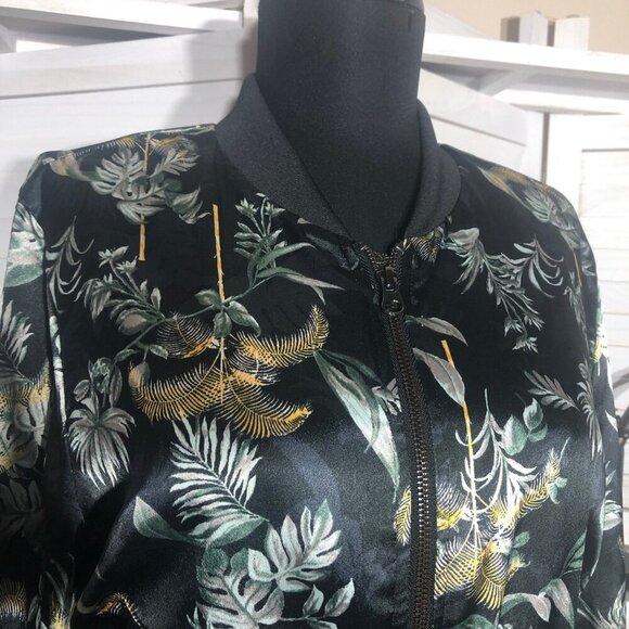 Victoria’s Secret Bomber Cropped Jacket Luxe Palm Satin Floral Silky Black Sz S - Picture 10 of 14